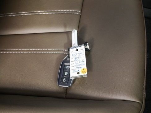 New 2027 Audi Q6 e-tron Premium image 40