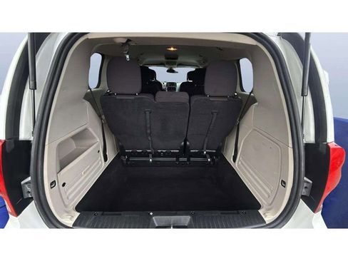 Used 2019 Dodge Grand Caravan SE w/ UConnect Hands-Free Group FWD image 18