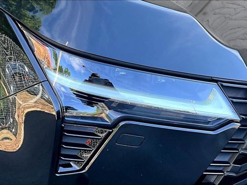 Used 2025 Lexus GX 550 w/ Accessory Package (2T) AWD/4WD image 28
