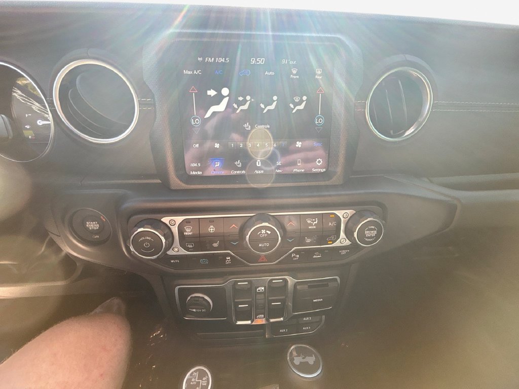 Used 2021 Jeep Wrangler Unlimited Sahara w/ Cold Weather Group AWD/4WD image 12
