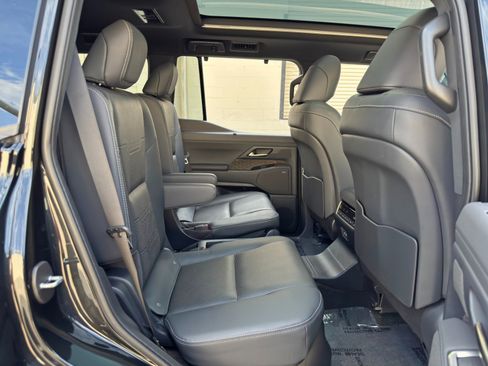 Used 2024 Lexus GX 550 w/ Cold Area Package AWD/4WD image 44
