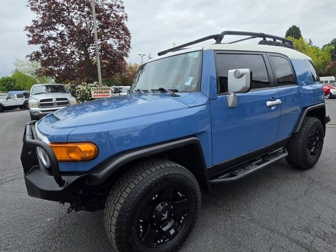 Used 2012 Toyota FJ Cruiser 4WD w/ Upgrade Pkg image 4