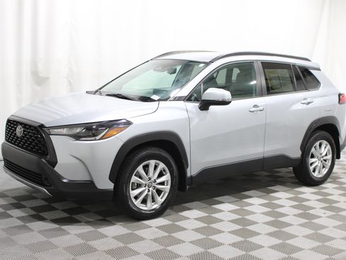 Used 2024 Toyota Corolla Cross LE FWD image 35
