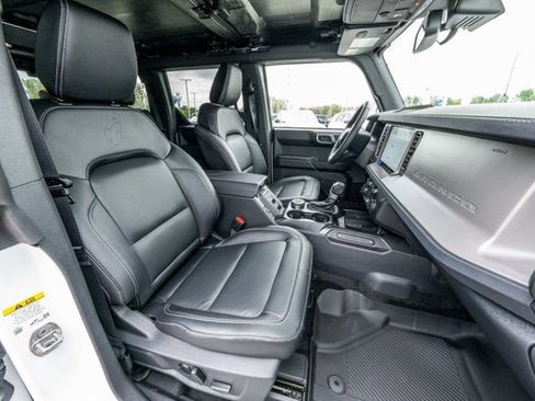 Used 2025 Ford Bronco Outer Banks image 26
