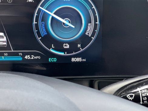 Used 2025 Hyundai Elantra Limited image 31