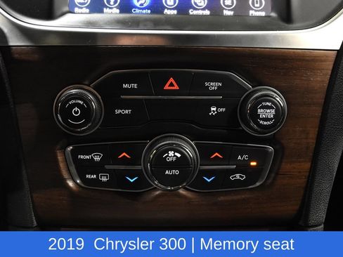 Used 2019 Chrysler 300 C w/ Harman/Kardon Audio Group RWD image 21