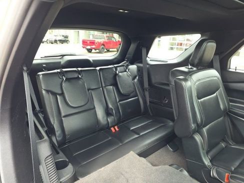 Used 2020 Ford Explorer XLT w/ Equipment Group 202A image 15