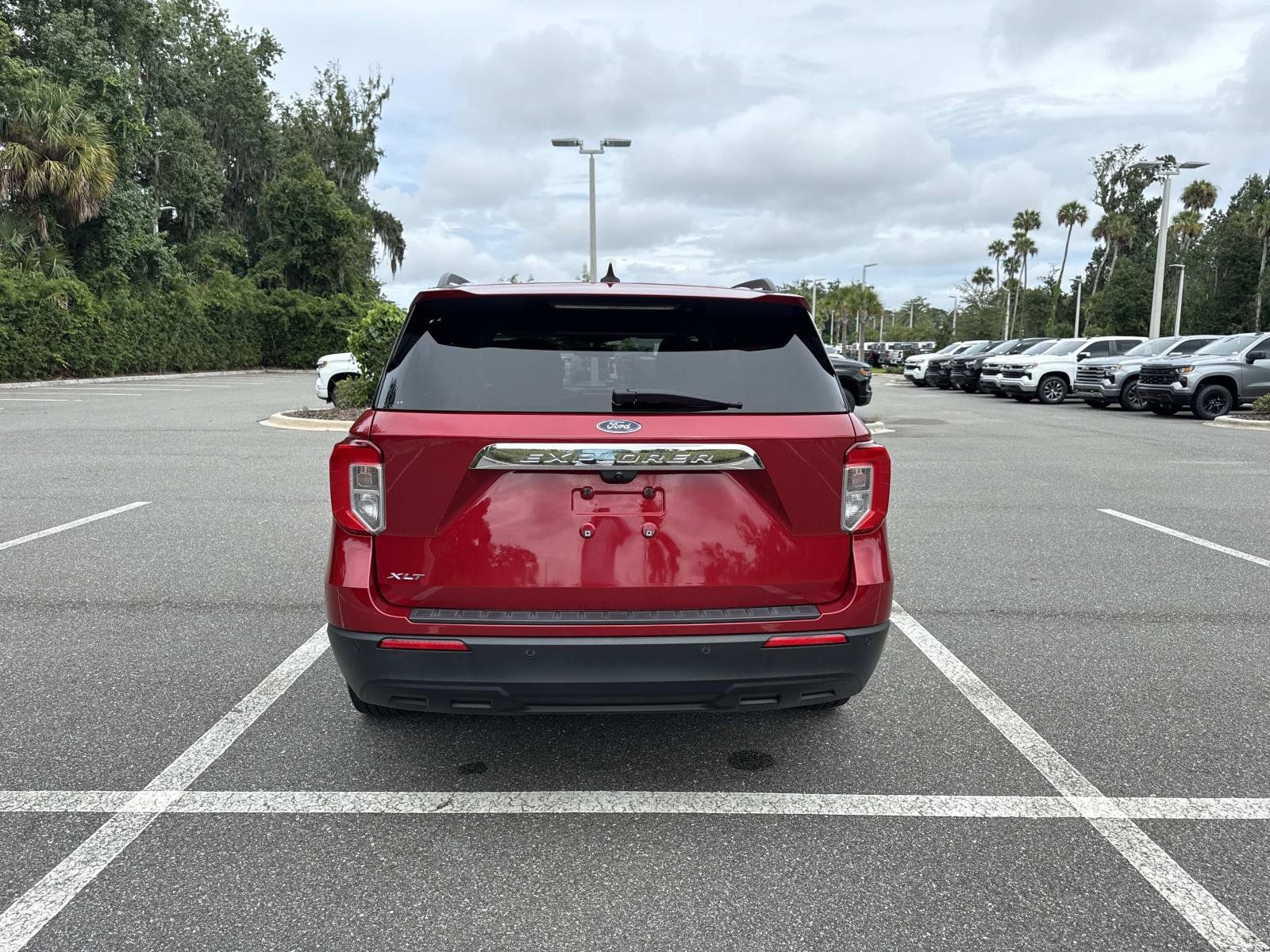 Used 2023 Ford Explorer XLT RWD image 4