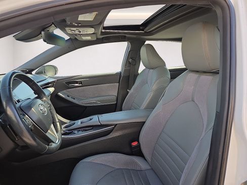 Used 2019 Toyota Avalon Touring w/ Advanced Safety Package FWD image 9