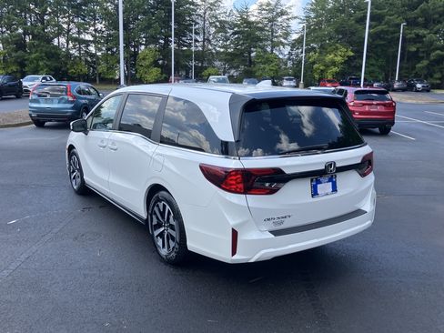 Certified 2025 Honda Odyssey EX-L image 8