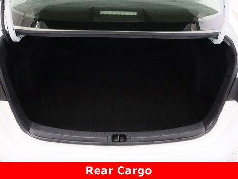 Used 2022 Toyota Corolla LE image 28