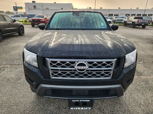 Used 2022 Nissan Frontier SV w/ Technology Package image 2
