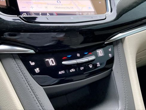 Used 2021 Cadillac XT6 Premium Luxury image 32