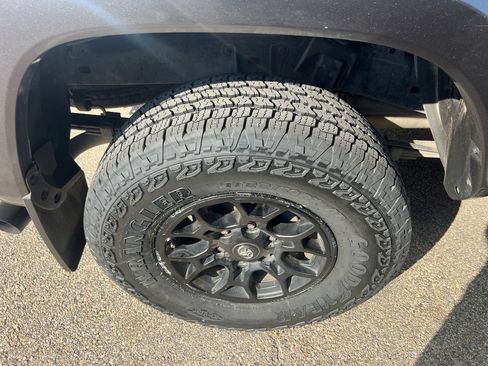Used 2021 Toyota Tacoma SR5 RWD image 12