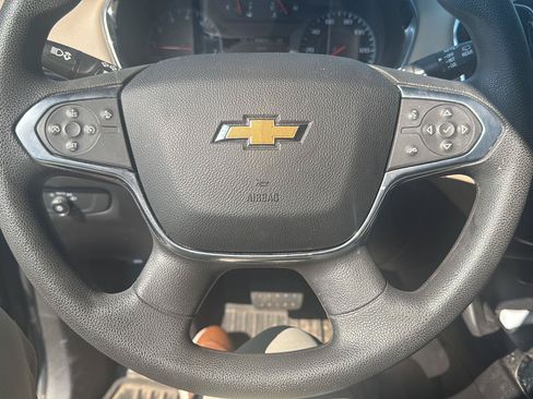 Used 2023 Chevrolet Traverse LS w/ Safety Package FWD image 10