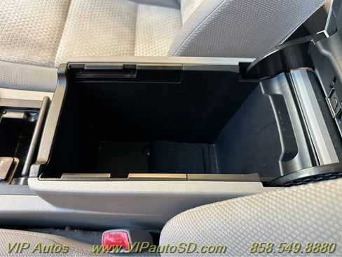 Used 2012 Toyota Camry LE image 29