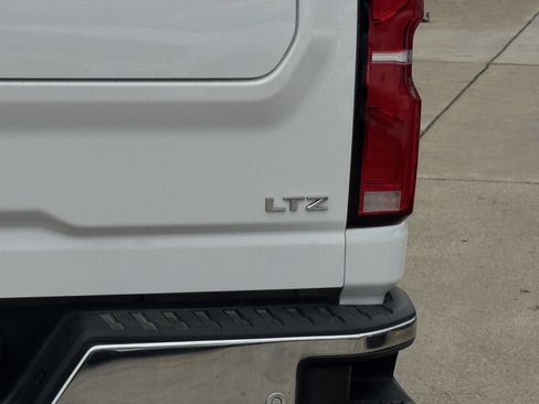Used 2024 Chevrolet Silverado 2500 LTZ w/ LTZ Plus Package image 12