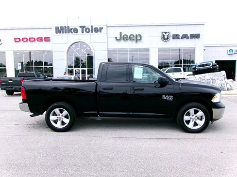 Used 2024 RAM 1500 Classic SLT AWD/4WD image 5