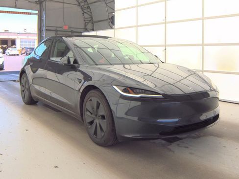 Used 2024 Tesla Model 3 Standard Range RWD image 3