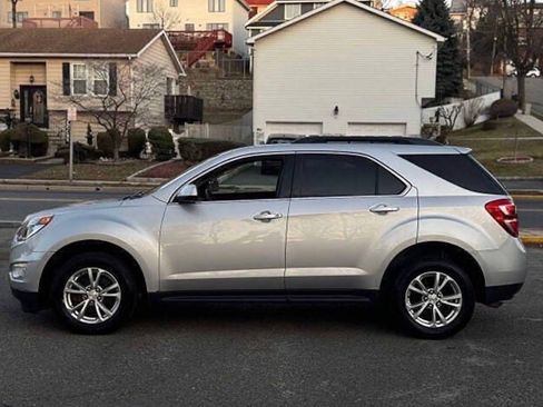 Used 2017 Chevrolet Equinox LT FWD image 6