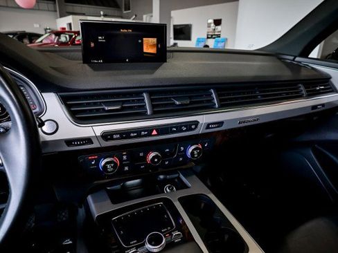 Used 2019 Audi Q7 2.0T Premium w/ Cold Weather Package image 38