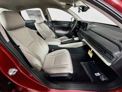 Certified 2025 Honda Accord LX image 32