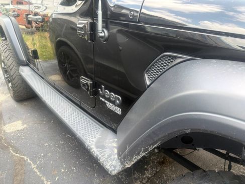 Used 2019 Jeep Wrangler Unlimited Sport S AWD/4WD image 14