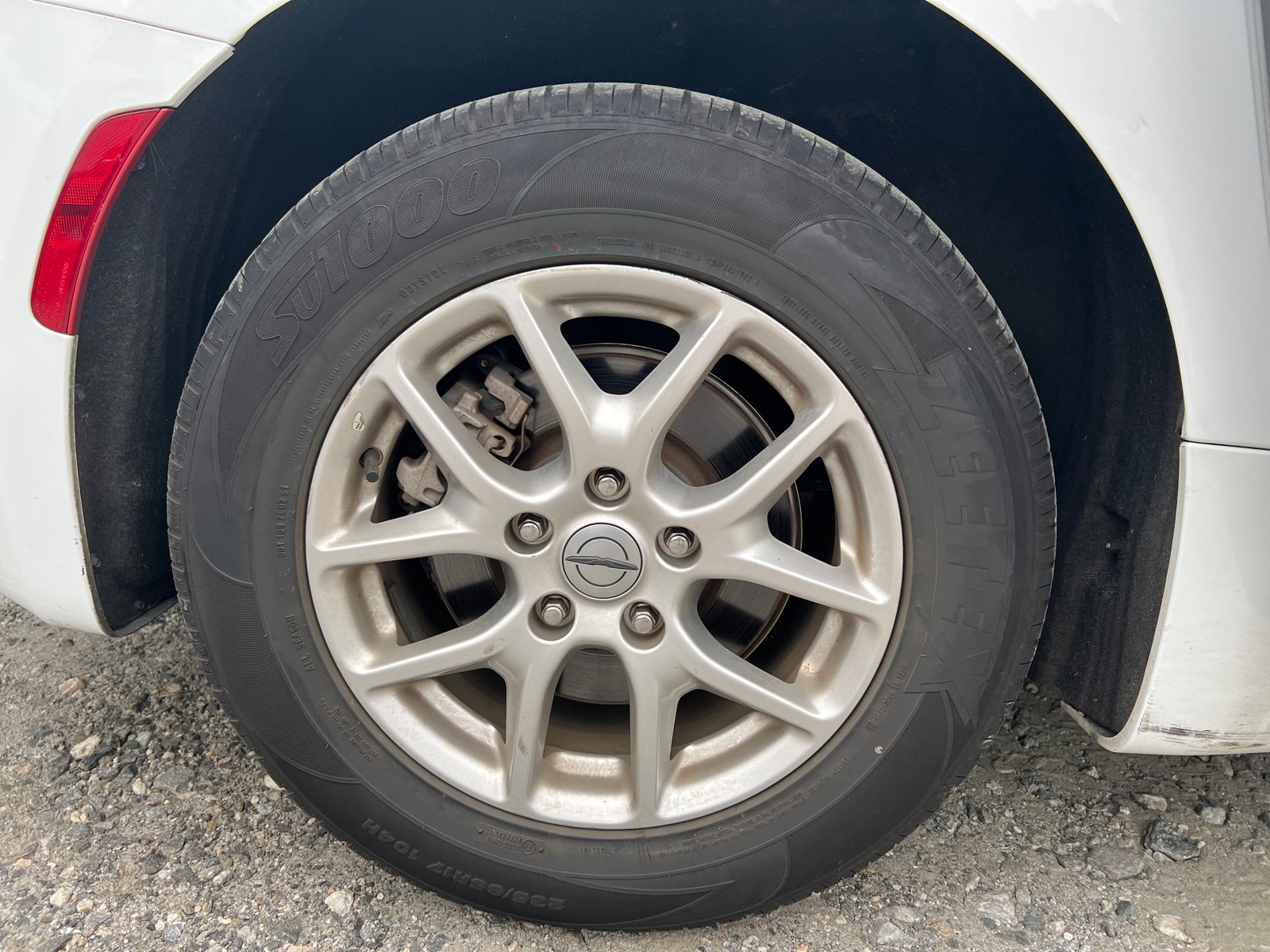 Used 2024 Chrysler Pacifica Touring-L FWD image 20