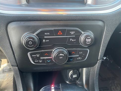 Used 2019 Dodge Charger SXT w/ Leather Interior Group image 22