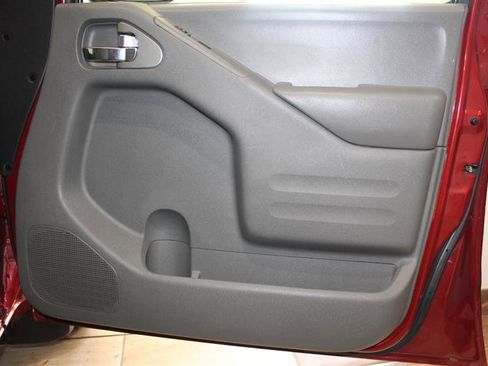 Used 2019 Nissan Frontier SV image 27