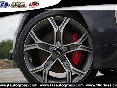 Used 2020 Kia Stinger GT1 RWD image 4