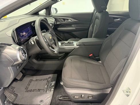 New 2026 Chevrolet Equinox EV LT FWD image 9