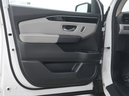 Used 2025 Honda Pilot EX-L image 21