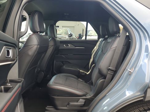 Certified 2025 Ford Explorer ST image 13