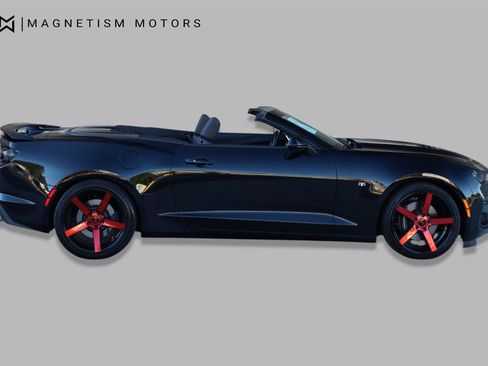 Used 2019 Chevrolet Camaro SS RWD image 2