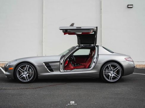 Used 2011 Mercedes-Benz SLS AMG Coupe image 5