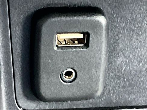 Used 2018 Chevrolet Colorado ZR2 image 35