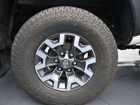 Used 2023 Toyota Tacoma TRD Off-Road AWD/4WD image 10