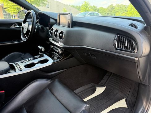 Used 2020 Kia Stinger GT RWD image 24