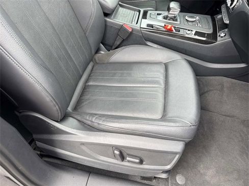 Used 2020 Audi Q5 2.0T Premium w/ Convenience Package image 19