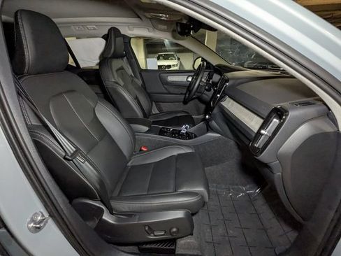 New 2025 Volvo XC40 B5 Ultra w/ Climate Package AWD/4WD image 30