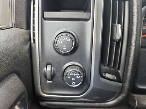 Used 2017 Chevrolet Silverado 1500 LT AWD/4WD image 28