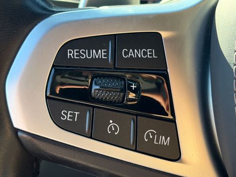 Used 2019 BMW X5 xDrive50i w/ M Sport Package AWD/4WD image 12