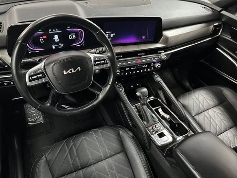 Used 2025 Kia Telluride AWD image 13