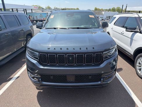Used 2024 Jeep Wagoneer L Series II w/ Convenience Group I AWD/4WD image 5