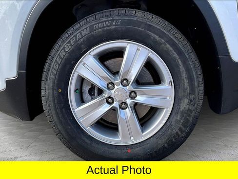 Used 2021 Chevrolet Trax LT image 8
