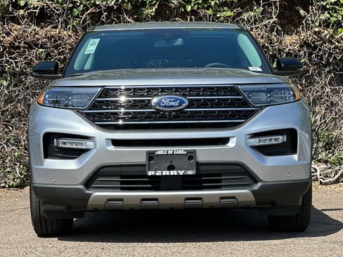 New 2024 Ford Explorer XLT w/ Equipment Group 202A RWD image 2