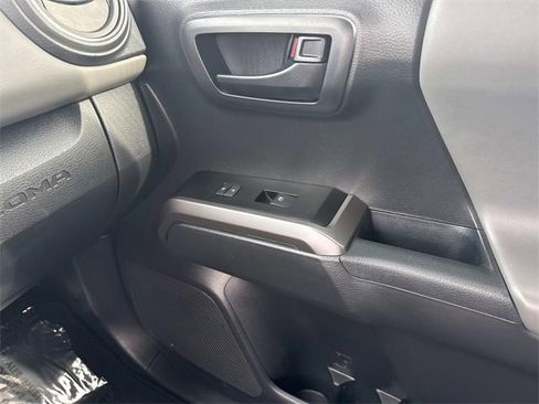 Used 2022 Toyota Tacoma SR5 w/ Technology Package image 21