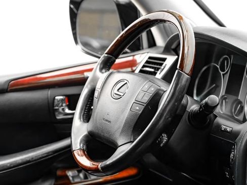 Used 2014 Lexus LX 570 4WD image 18