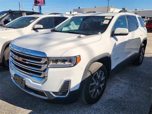 Used 2023 GMC Acadia SLE w/ Driver Convenience Package image 3